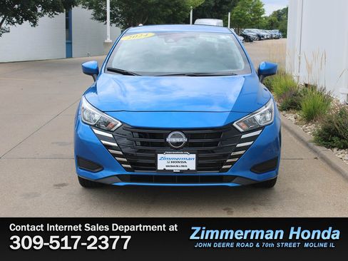 Used 2024 Nissan Versa SV FWD image 4