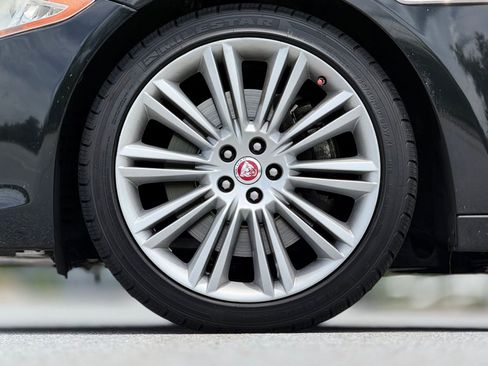 Used 2015 Jaguar XJ L Portfolio AWD/4WD image 18