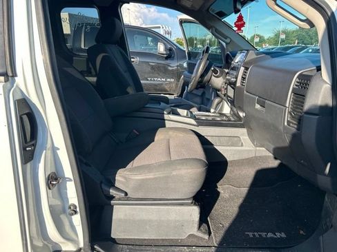 Used 2014 Nissan Titan SV w/ SV Value Truck Package AWD/4WD image 15