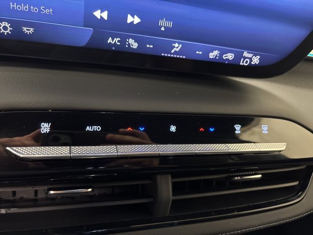 Used 2025 Buick Enclave Avenir w/ Super Cruise Package AWD/4WD image 31
