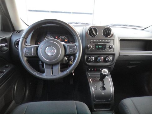 Used 2014 Jeep Patriot Latitude w/ Sun/Sound Group image 11