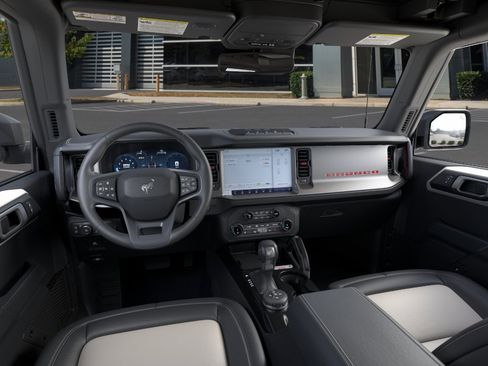 New 2026 Ford Bronco Outer Banks w/ Sasquatch Package AWD/4WD image 9