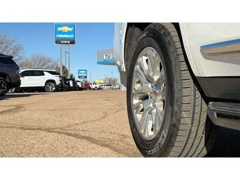 Certified 2023 GMC Yukon Denali image 8