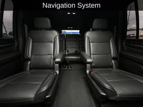 Used 2023 GMC Yukon XL Denali AWD/4WD image 2