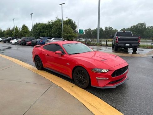 Used 2019 Ford Mustang GT w/ GT Performance Package RWD image 7