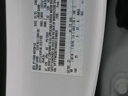 Used 2025 Ford F250 XLT image 18