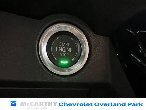 Used 2024 Chevrolet Traverse LT w/ Trailering Package FWD image 18