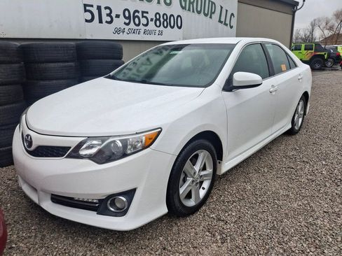 Used 2014 Toyota Camry SE image 1