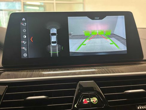 Used 2018 BMW M550i xDrive image 13