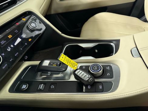 Used 2023 INFINITI QX60 Sensory w/ Vision Package AWD/4WD image 15