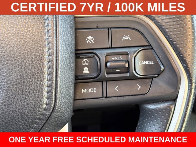Used 2025 Toyota 4Runner SR5 AWD/4WD image 23