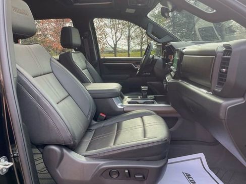 Used 2025 Chevrolet Silverado 1500 High Country image 30