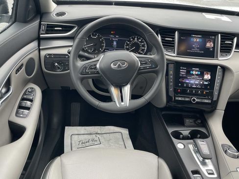 Certified 2025 INFINITI QX50 Luxe image 11