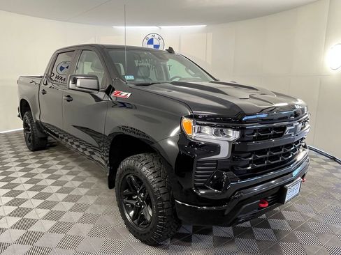 Used 2022 Chevrolet Silverado 1500 LT Trail Boss w/ Convenience Package II AWD/4WD image 1