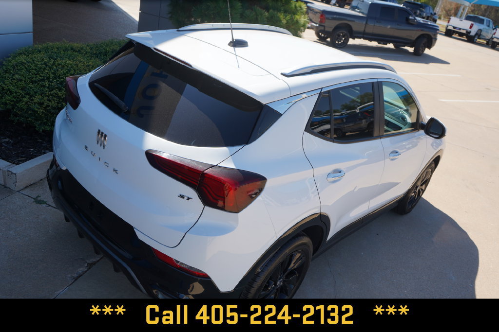 Used 2024 Buick Encore GX Sport Touring FWD image 13