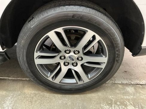 Used 2024 Ford Expedition Limited AWD/4WD image 9