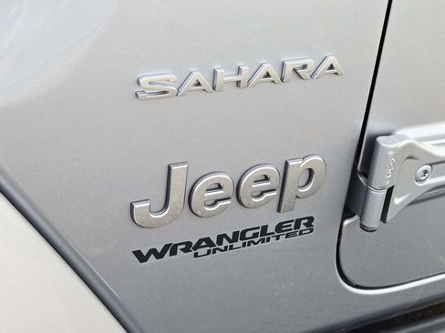 Used 2021 Jeep Wrangler Unlimited Sahara w/ Cold Weather Group image 21