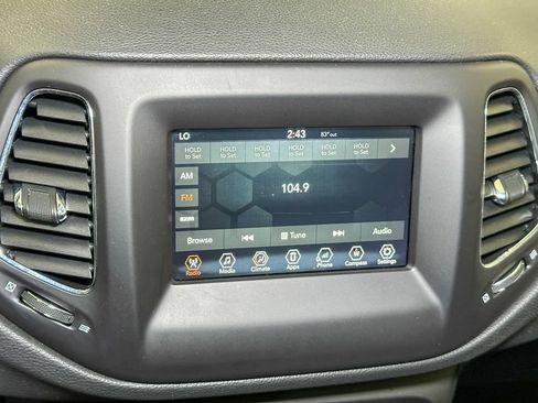 Used 2019 Jeep Compass Latitude w/ Popular Equipment Group AWD/4WD image 27
