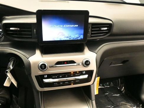 Used 2021 Ford Explorer 4WD image 18