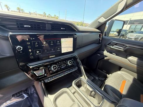 Used 2024 GMC Sierra 3500 AT4 w/ AT4 Premium Plus Package AWD/4WD image 13