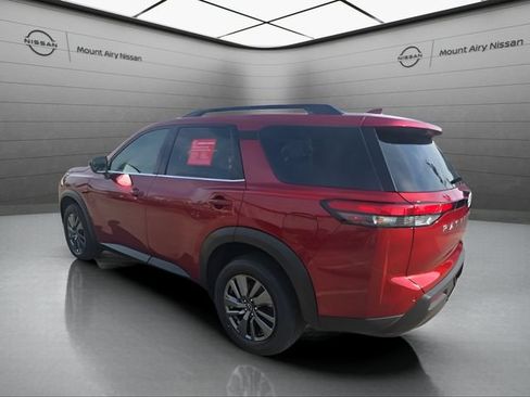 Certified 2024 Nissan Pathfinder SV AWD/4WD image 6