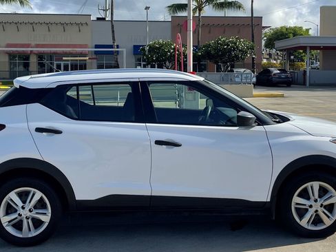 Used 2018 Nissan Kicks S FWD image 8