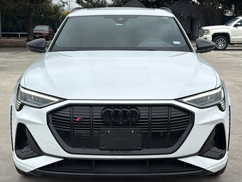 Used 2023 Audi e-tron S Prestige w/ Prestige Package image 2
