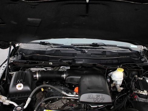 Used 2018 RAM 1500 Express w/ Express Value Package image 35