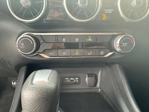 Used 2025 Nissan Sentra SV FWD image 18