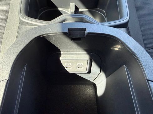 Used 2025 Toyota RAV4 LE AWD/4WD image 29