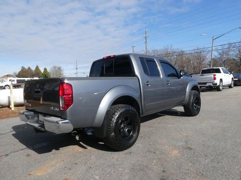 Used 2019 Nissan Frontier SV image 6