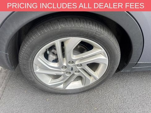 Used 2023 Chevrolet Bolt LT w/ Driver Confidence Package FWD image 16