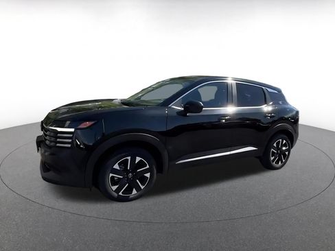 Used 2025 Nissan Kicks SV AWD/4WD image 8