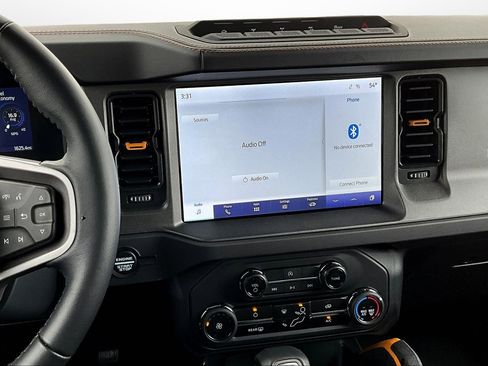 Used 2024 Ford Bronco Badlands w/ Sasquatch Package image 6