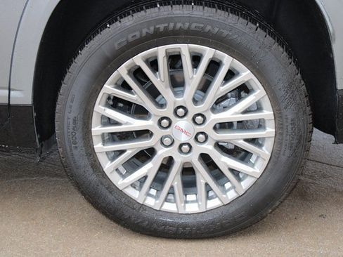 Used 2025 GMC Acadia Denali image 30