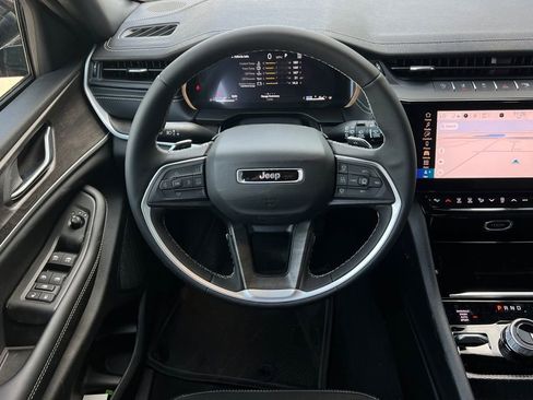 New 2026 Jeep Grand Cherokee Altitude image 14