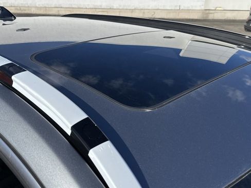 New 2025 Kia Niro SX Touring image 30