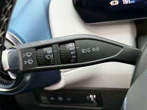 Used 2025 Chevrolet Equinox EV LT w/ Convenience Package image 28