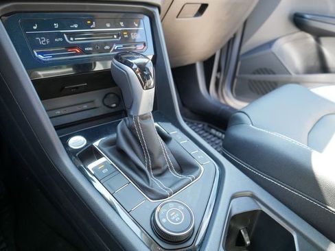 Certified 2025 Volkswagen Taos SEL image 31