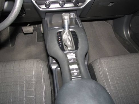 Certified 2024 Honda HR-V LX image 14