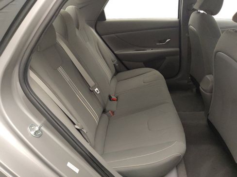 Used 2022 Hyundai Elantra SEL w/ Convenience Package image 19