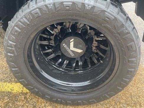 Used 2025 RAM 3500 Laramie AWD/4WD image 5