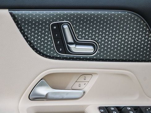 Certified 2025 Mercedes-Benz GLA 250 image 20