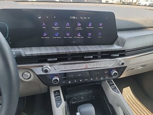 Used 2025 Kia Telluride EX w/ EX Captain's Chair Package FWD image 14