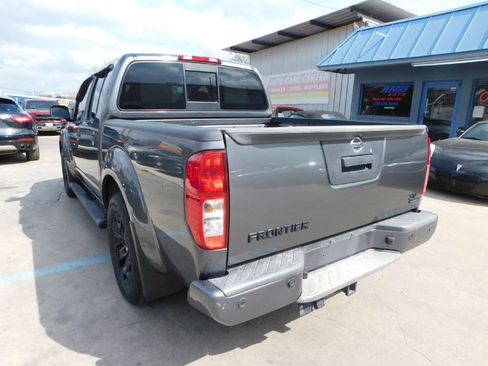 Used 2018 Nissan Frontier SV w/ Value Truck Package image 5