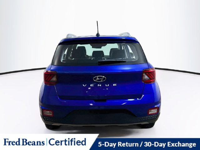 Used 2024 Hyundai Venue Limited FWD image 9