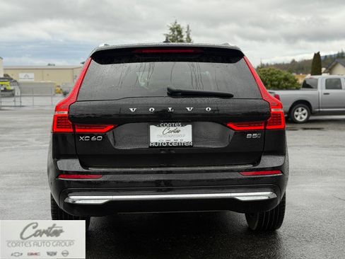 Used 2023 Volvo XC60 B5 Plus image 6