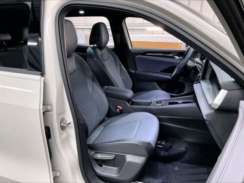 New 2026 Volkswagen Tiguan SE R-Line image 31