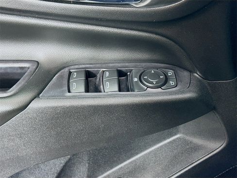 Used 2019 Chevrolet Equinox LT w/ Sun & Navigation Package image 18