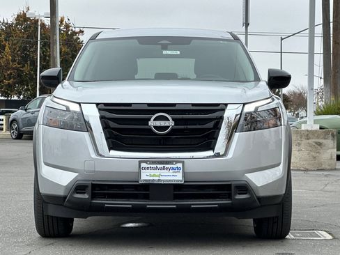 New 2025 Nissan Pathfinder S image 9